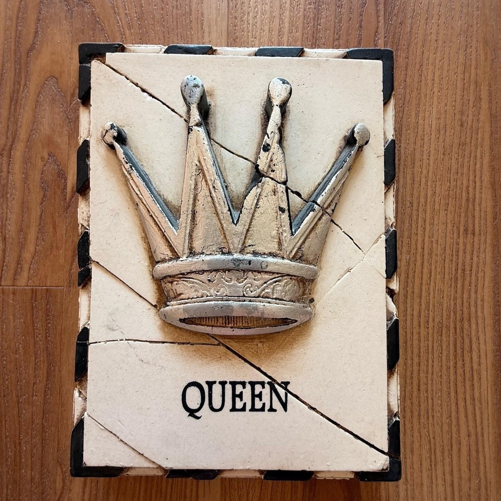 Sid Dickens Memory Blocks T-25 Queen Retired Crown